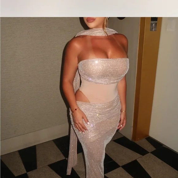 Babyboo Dress Elegant Women's Glittering Evening Dress Size -M - Picture 2 of 6